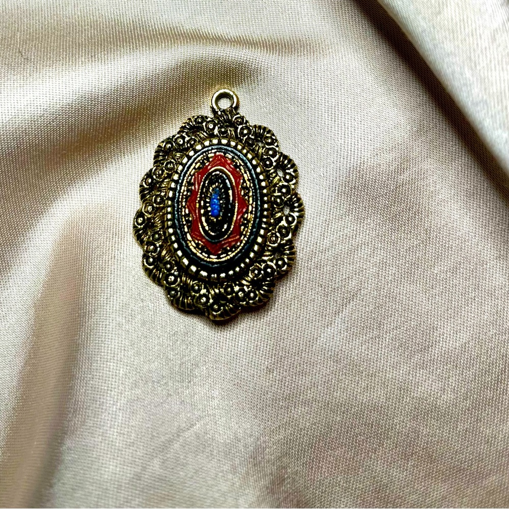 Vintage 70s Sarah Coventry Old Vienna Oval Enamel Pendant